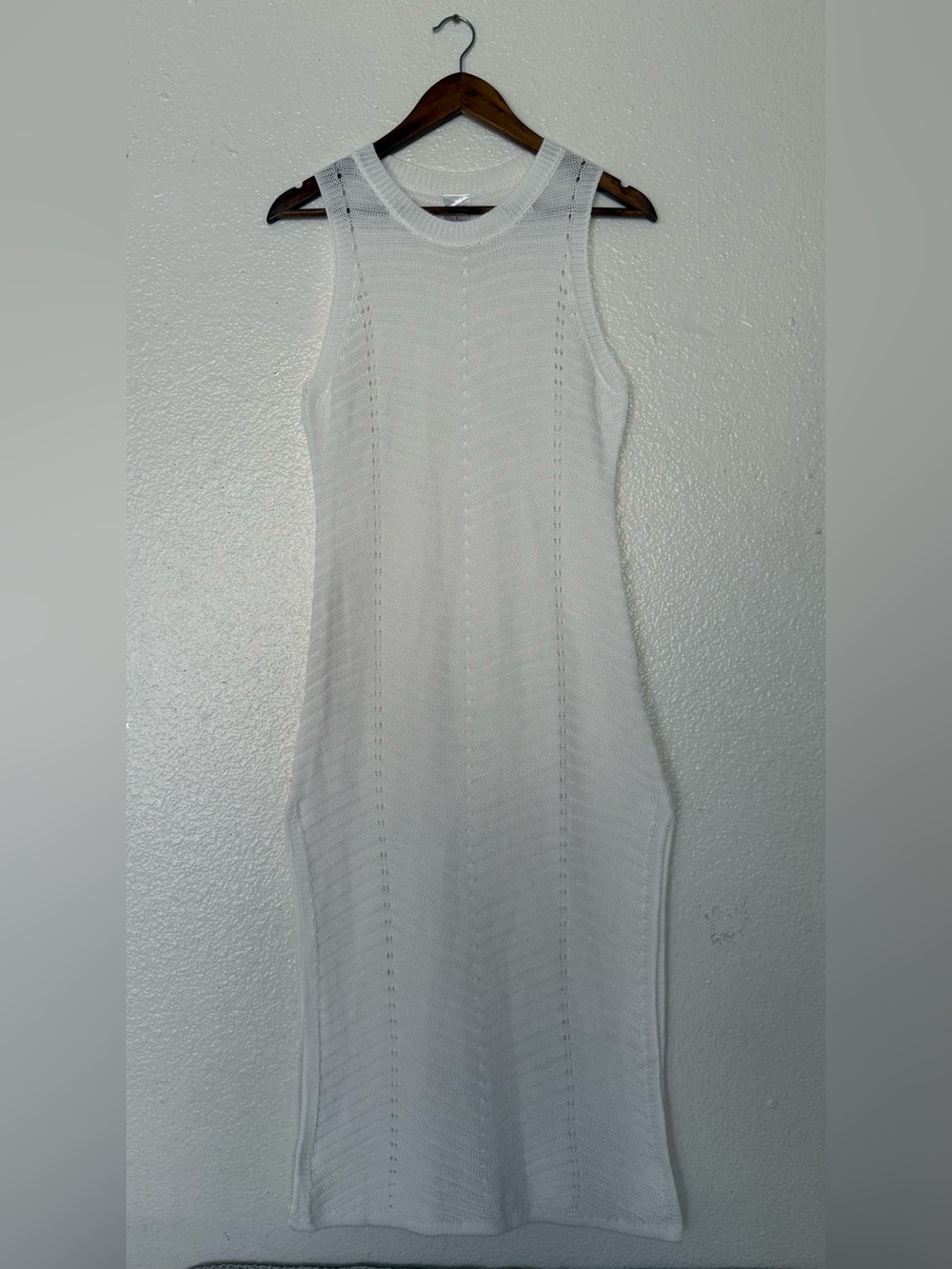 Blue waves women’s size M Sleeveless White Maxi Knit Dress